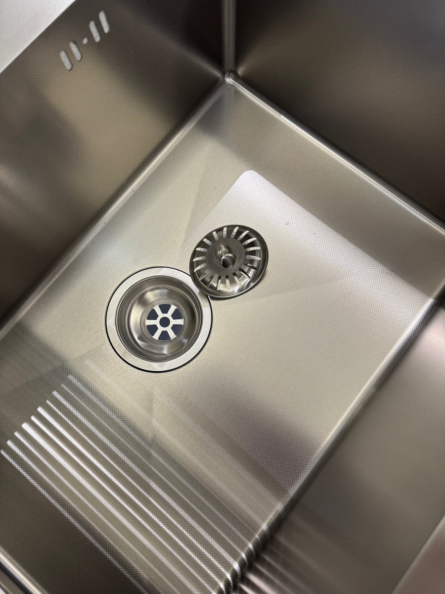 Silver Sink With Drying Rack