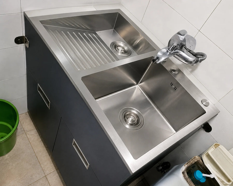 Washboard Laundry Utility Sink with Built-In Drainboard